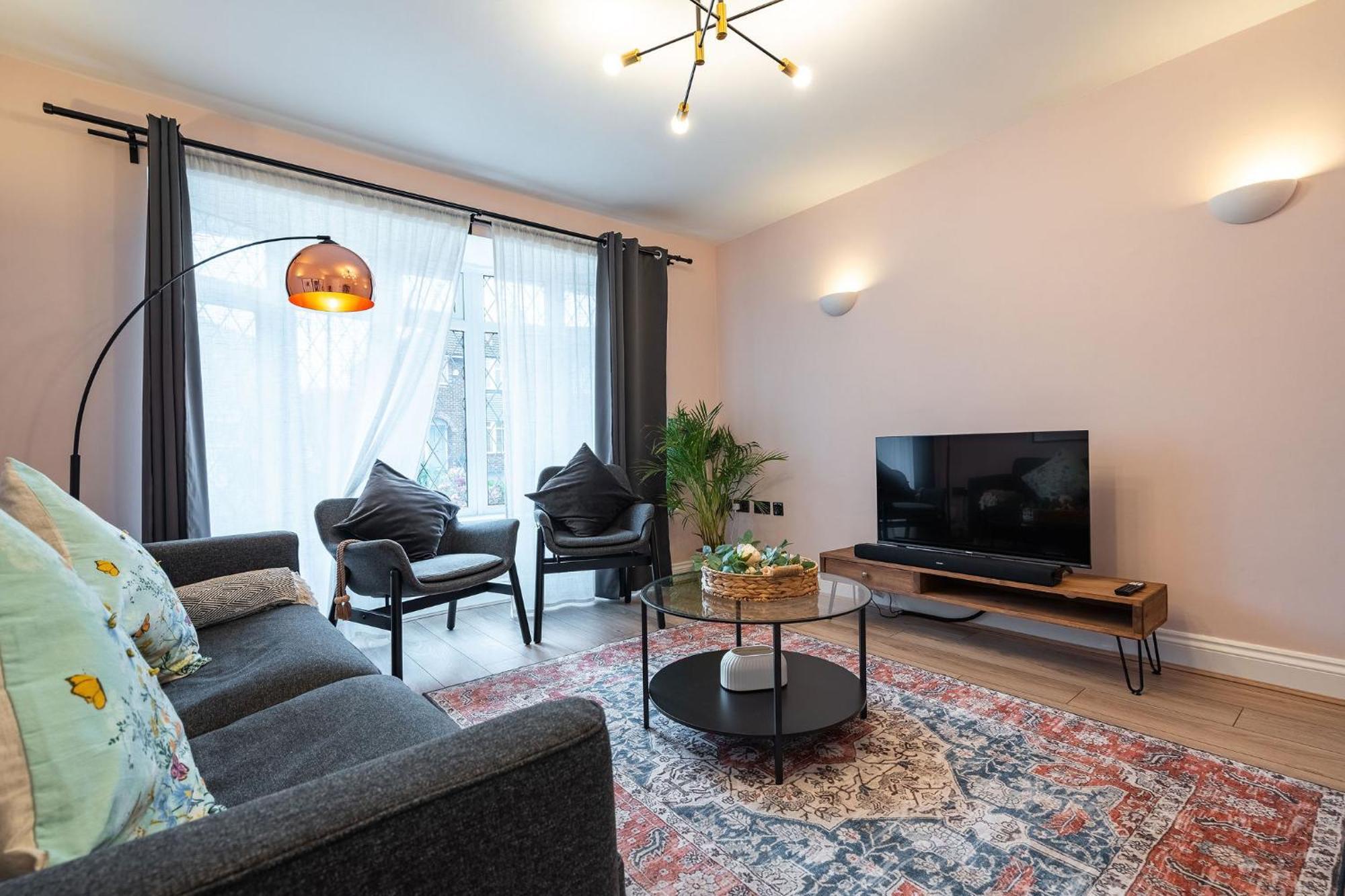 Nature Inspired Bungalow With 3 Rooms - 10 Mins From Manchester Airport Timperley Extérieur photo