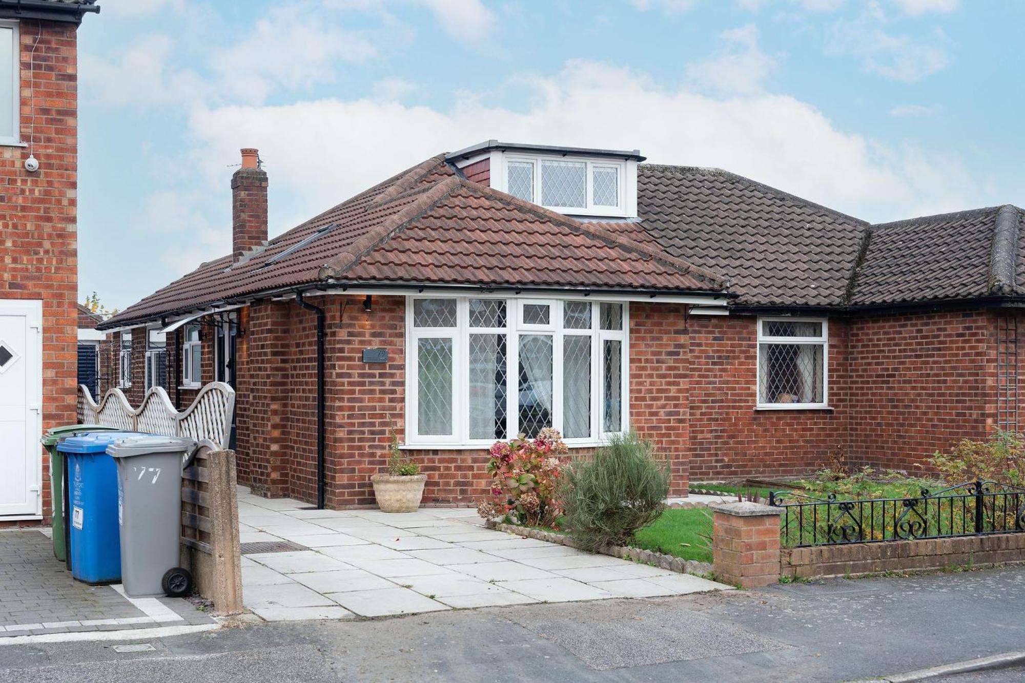 Nature Inspired Bungalow With 3 Rooms - 10 Mins From Manchester Airport Timperley Extérieur photo